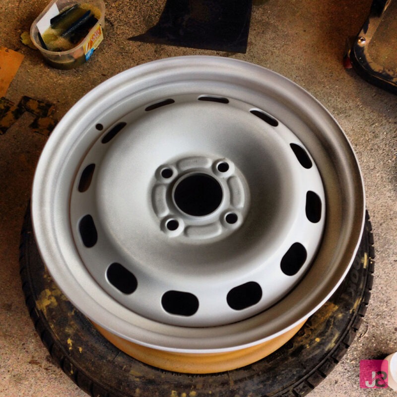 How To Refurbish & Paint Steel Wheels - James Simpson